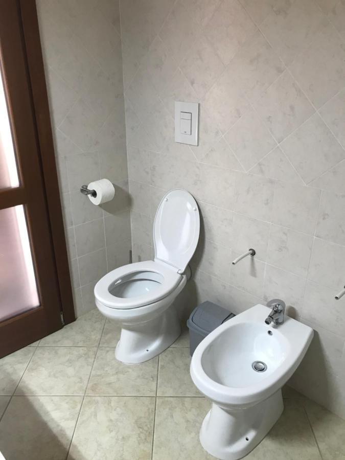 Appartamento Domu Bonora Pula Esterno foto